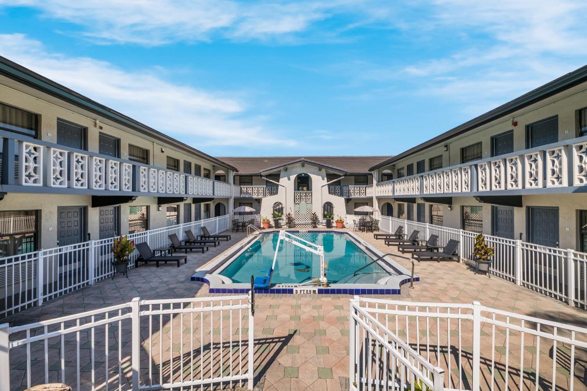 Quality Inn & Suites Altamonte Springs Orlando-North Extérieur photo